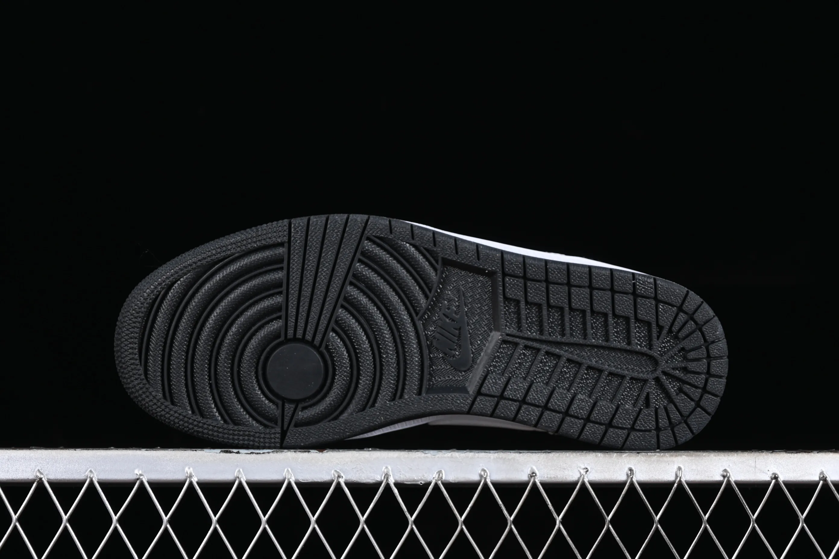 All categories Air Jordan Jordan series basketball shoes Air Jordan 1 Low Z version Air Jordan 1 Low AJ1 Joe 1 white burst pattern low-top cultural casual sneakers 338145-162